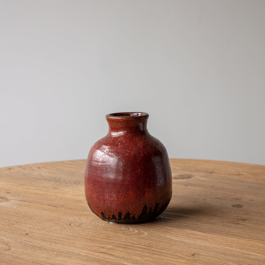 Red Seto Vase